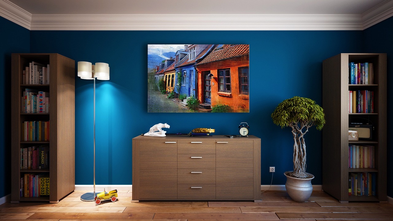 Ongedwongen woonkamer met hygge-kenmerken en bloemen. Ongedwongen woonkamer met hygge-kenmerken en bloemen.