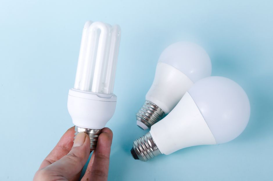 Strategische lampplaatsing optimaliseert energiegebruik thuis.