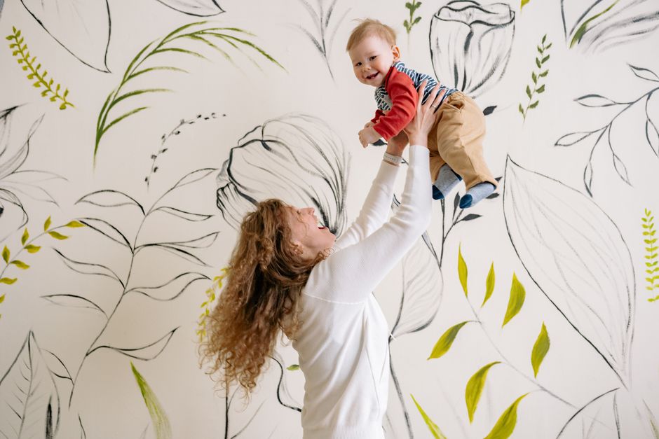 Jungle thema fotobehang met dieren voor babykamer. Jungle thema fotobehang met dieren voor babykamer.